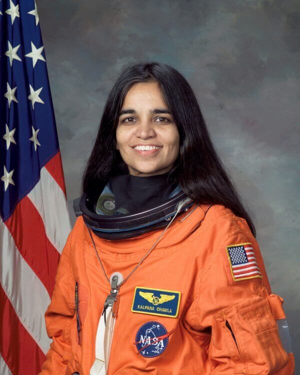 Kalpana_Chawla,_NASA_photo_portrait_in_orange_suit - 001